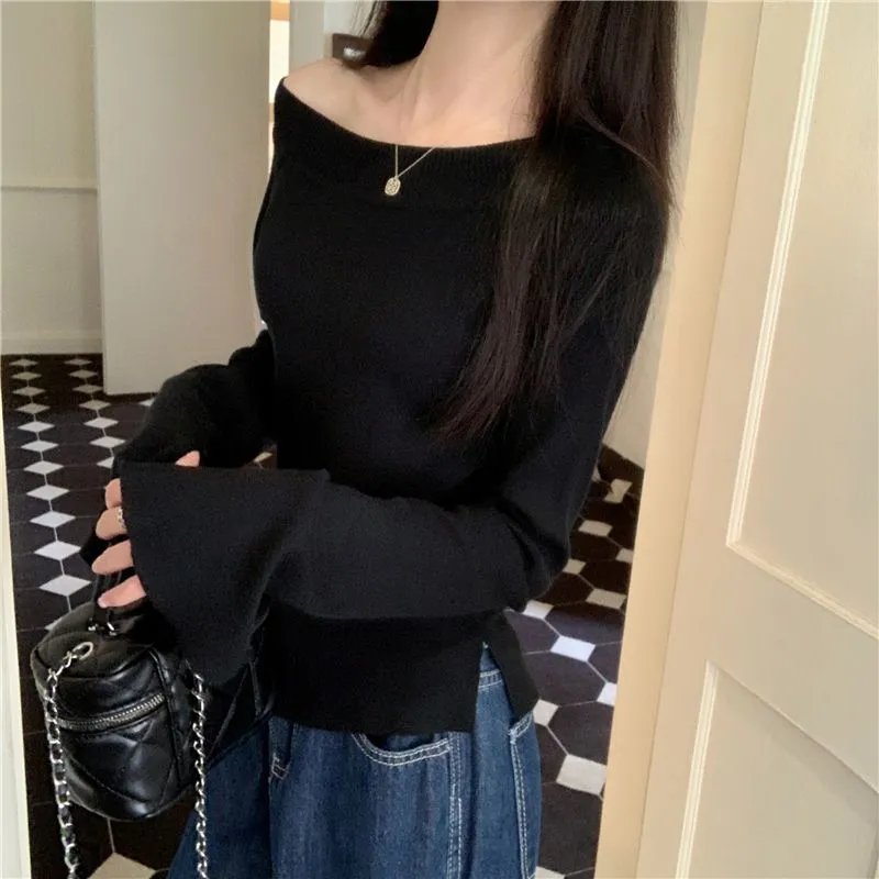Black Side Ruched Solid Knit Top