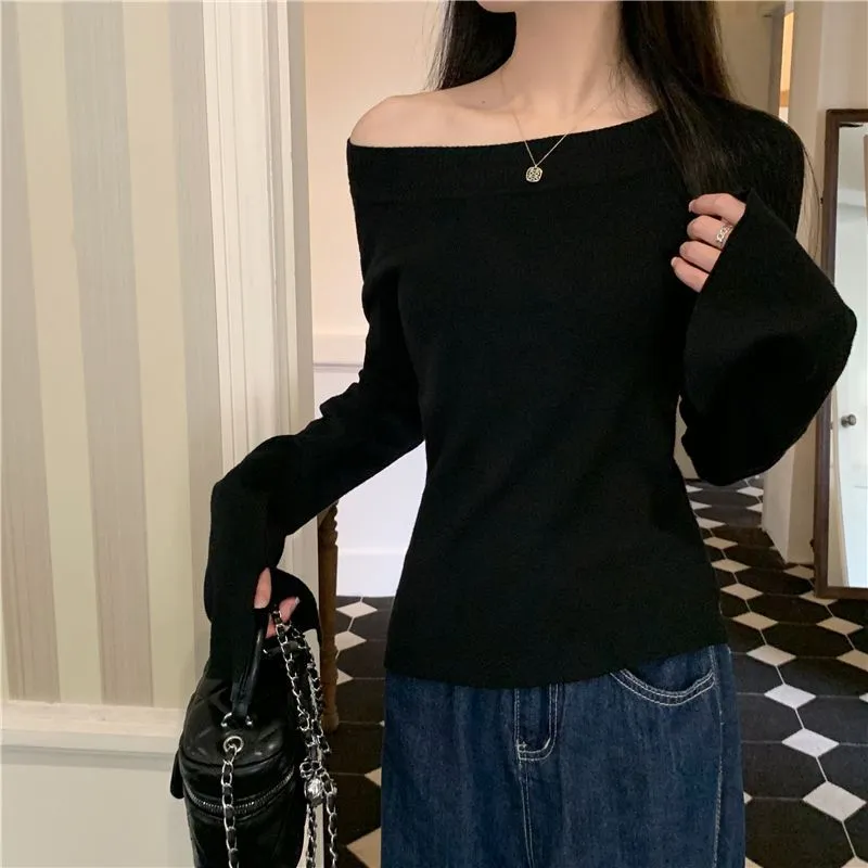 Black Side Ruched Solid Knit Top