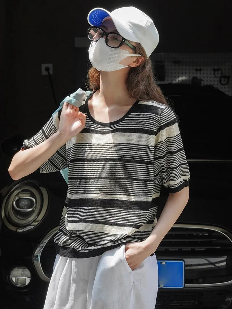 [EAM] Women Black Striped Knitting Soft Elegant T-shirt New Round Neck Half Sleeve Fashion Tide Spring Summer 2024 1DF9895Striped Knitting Soft Elegant T-shirt Half Sleeve