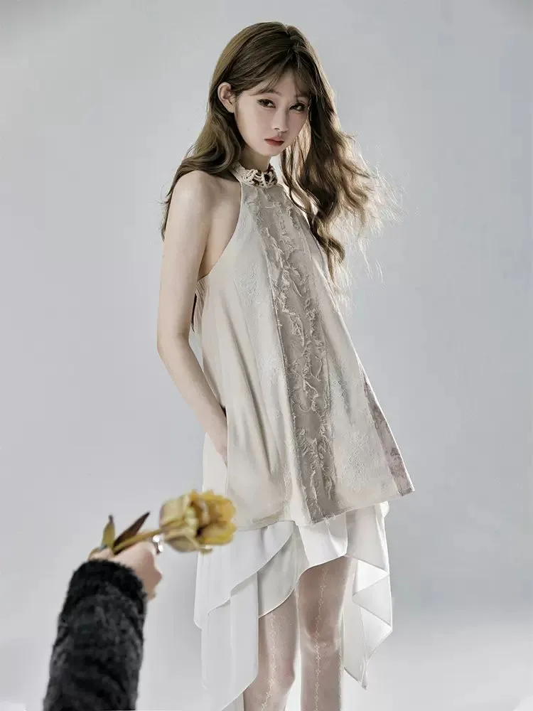 halter neck sleeveless off-shoulder T-shirt