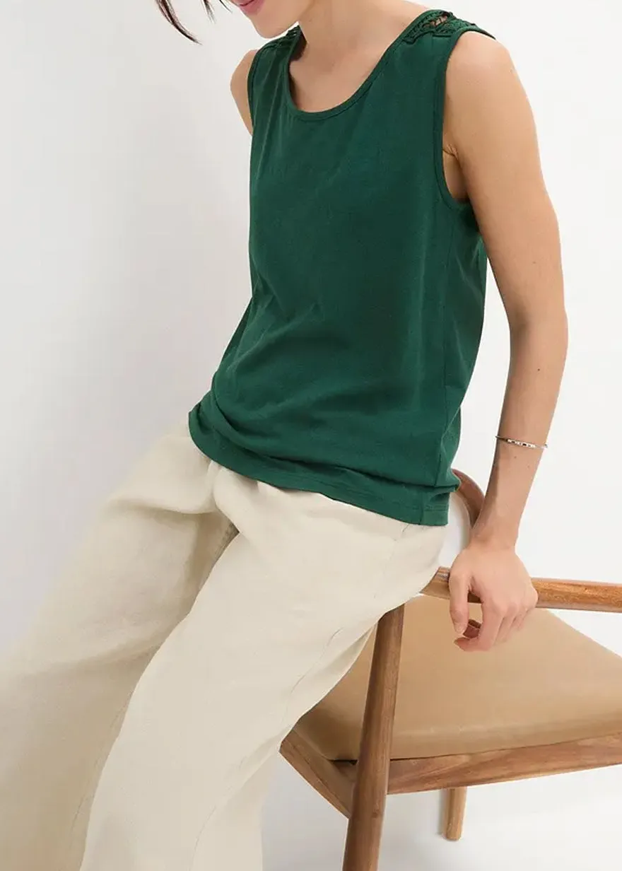 Ladies Sleeveless top with lace