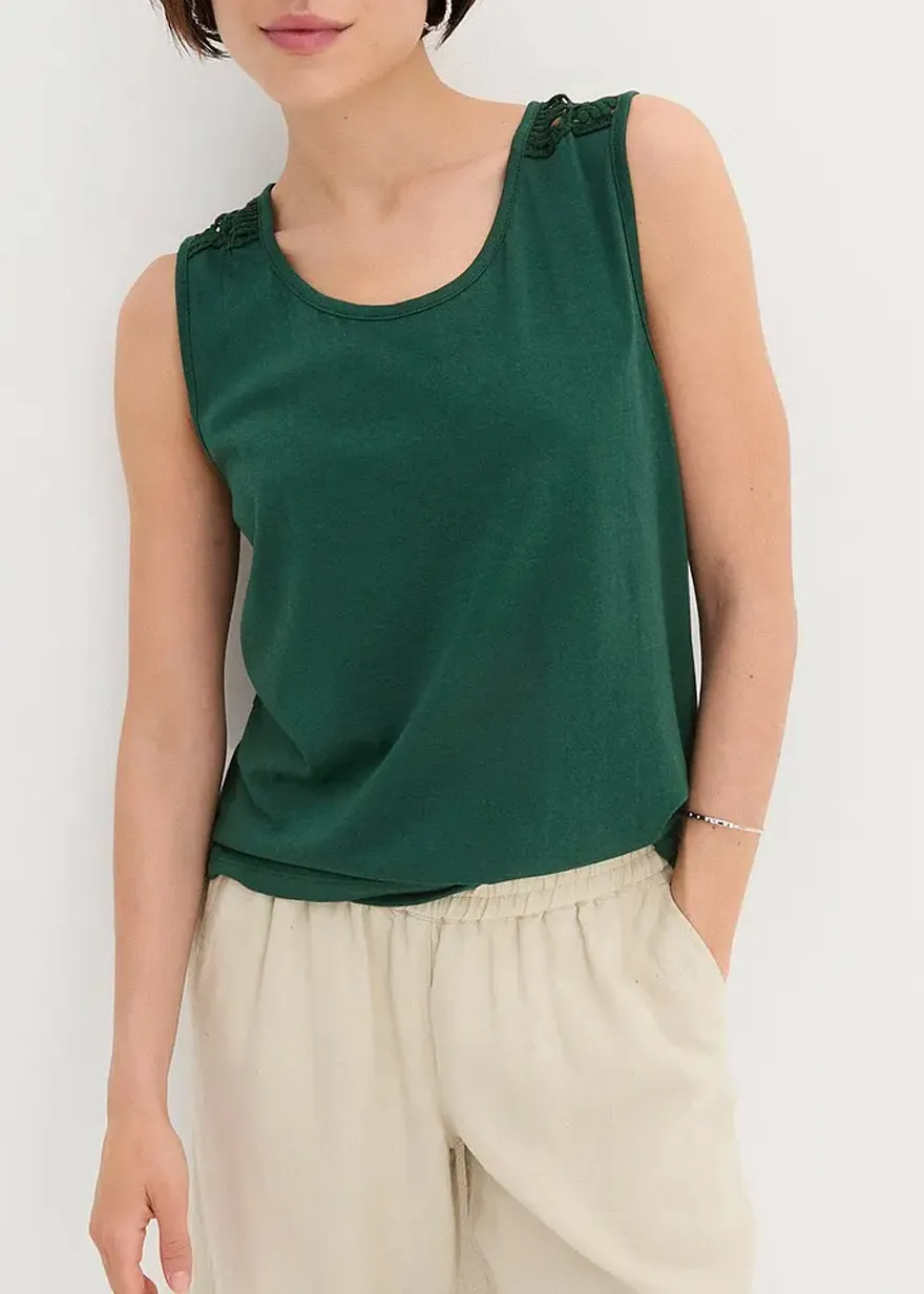Ladies Sleeveless top with lace