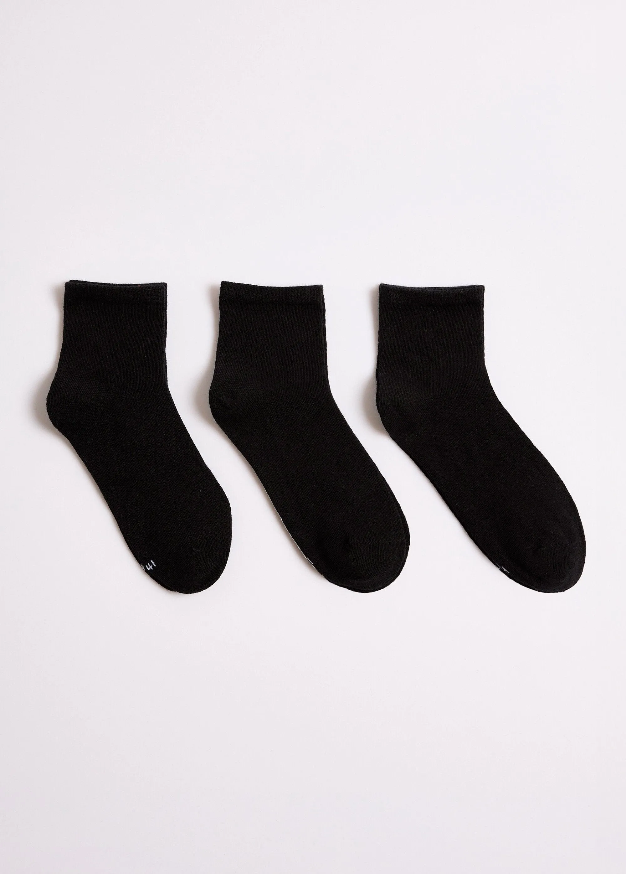 Low socks made from cotton majority