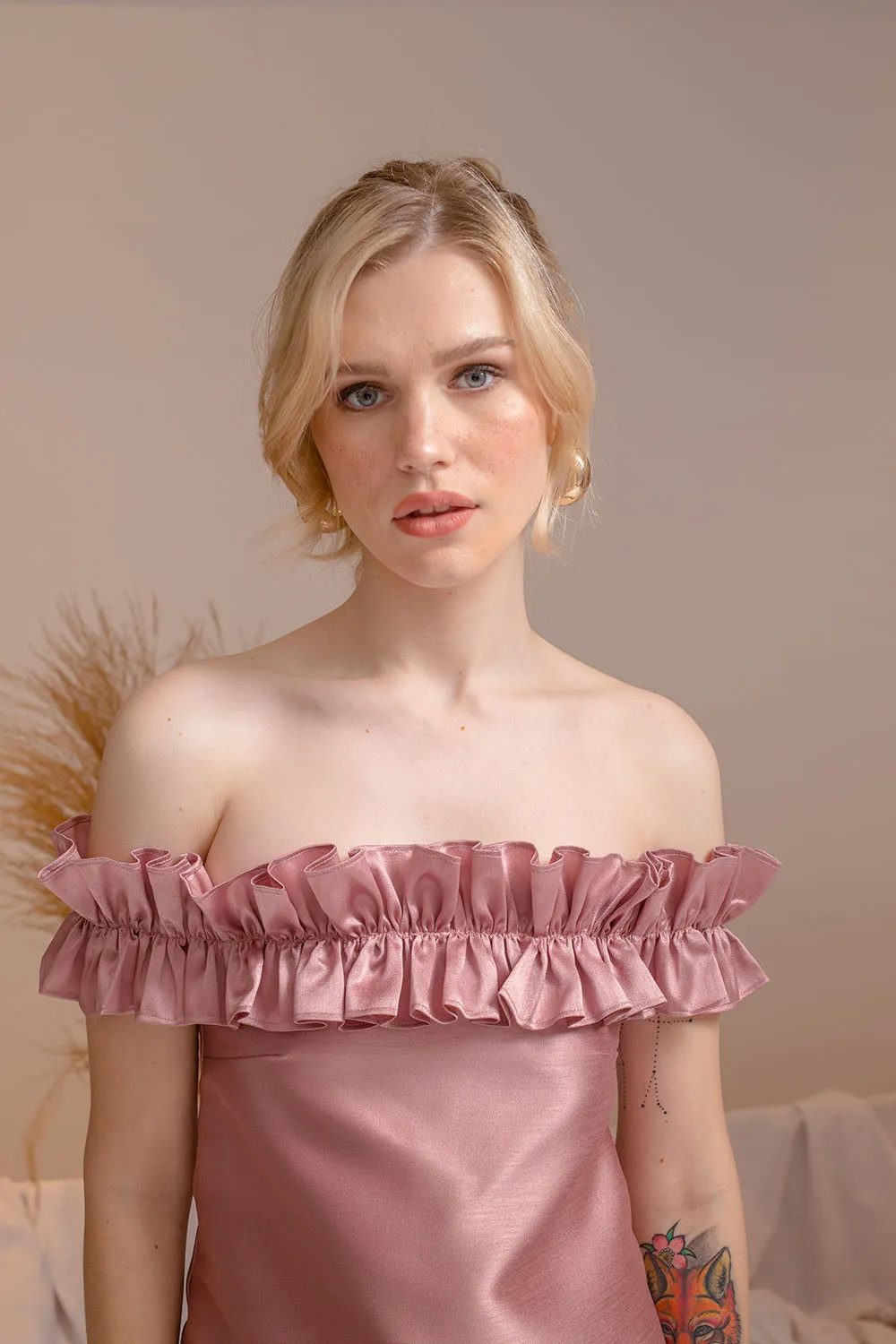 LUNA TOP Gazar Top with Oversize Ruffle Off Shoulder (Old Rose Gazar)