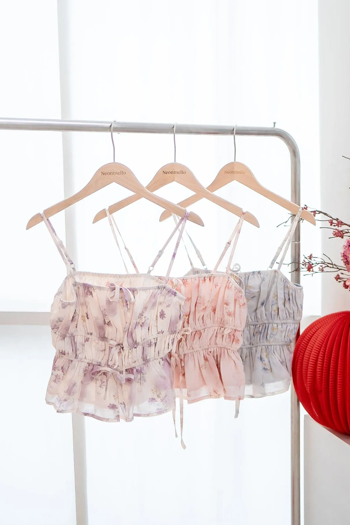 MIMI FLORAL RIBBON RUCHED TOP IN LILAC