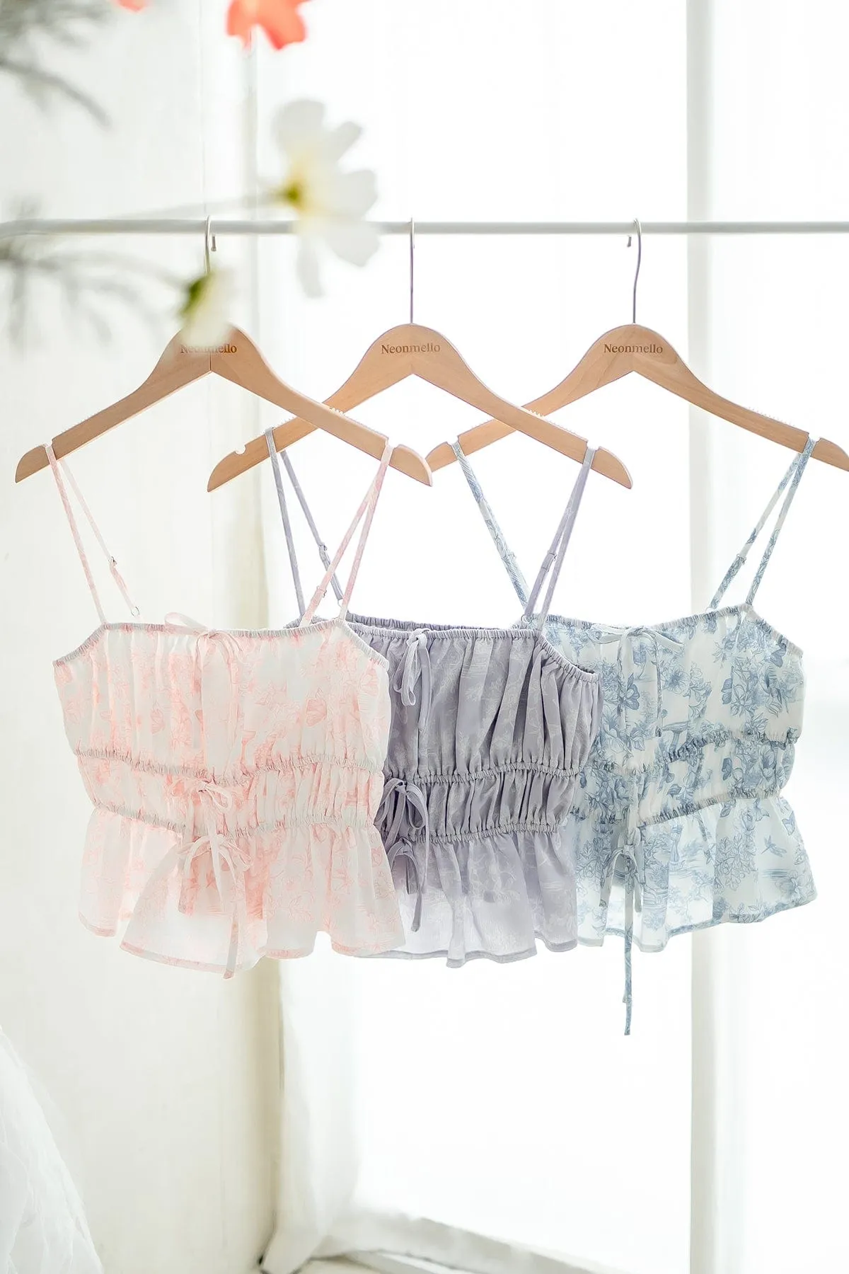 MIMI TOILE RIBBON RUCHED TOP IN LILAC