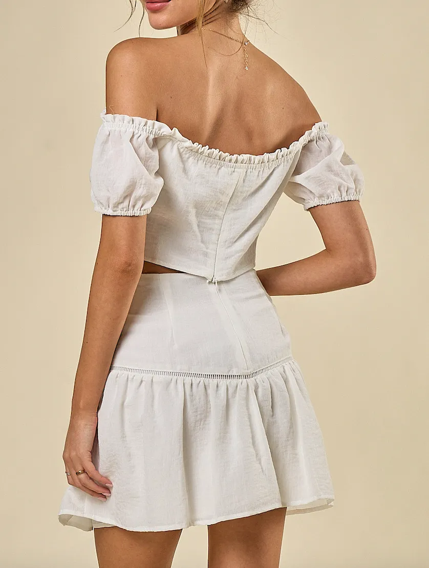 Off Shoulder Trim Detailed Crop Top