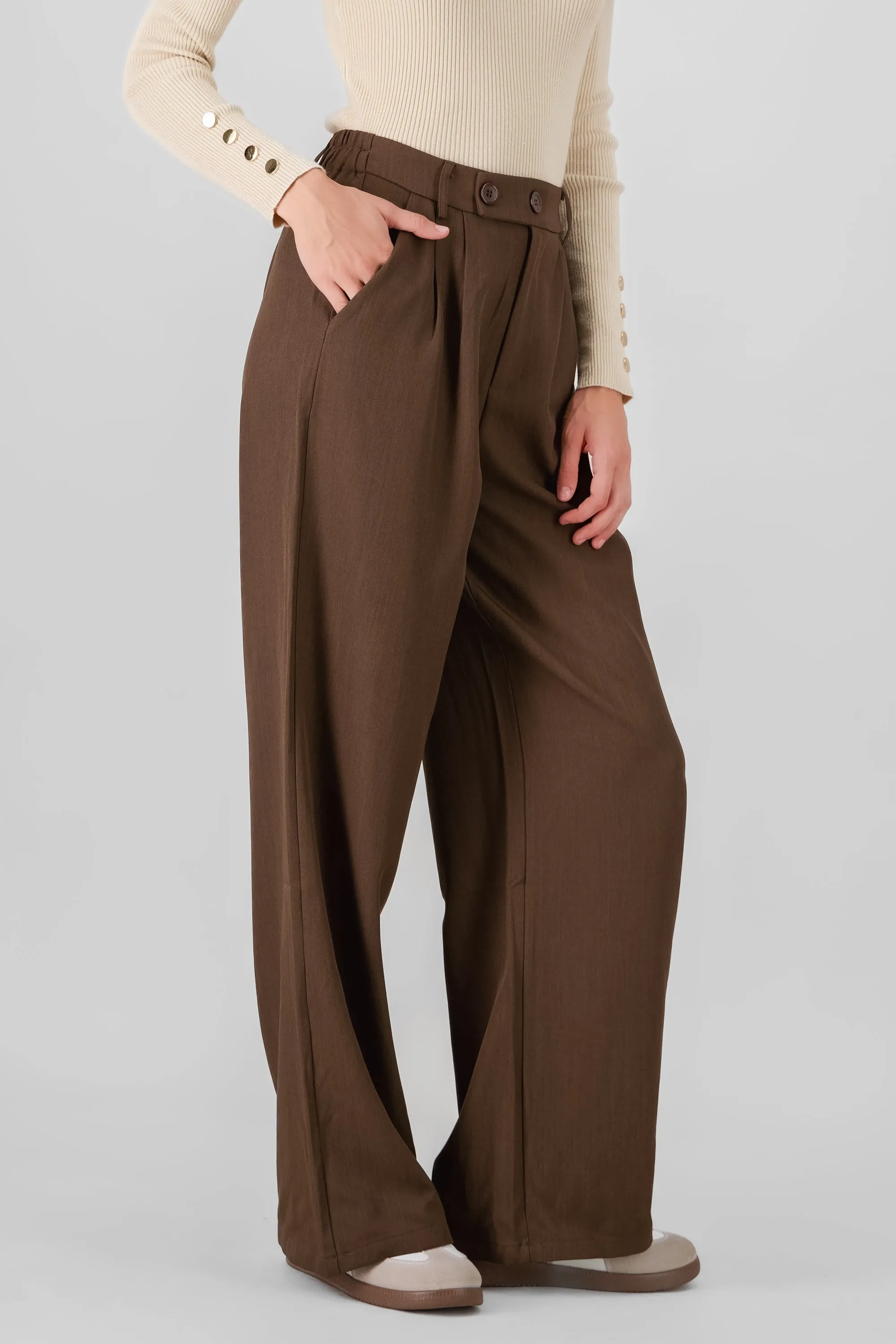 Pantalon amplio detalle doble boton