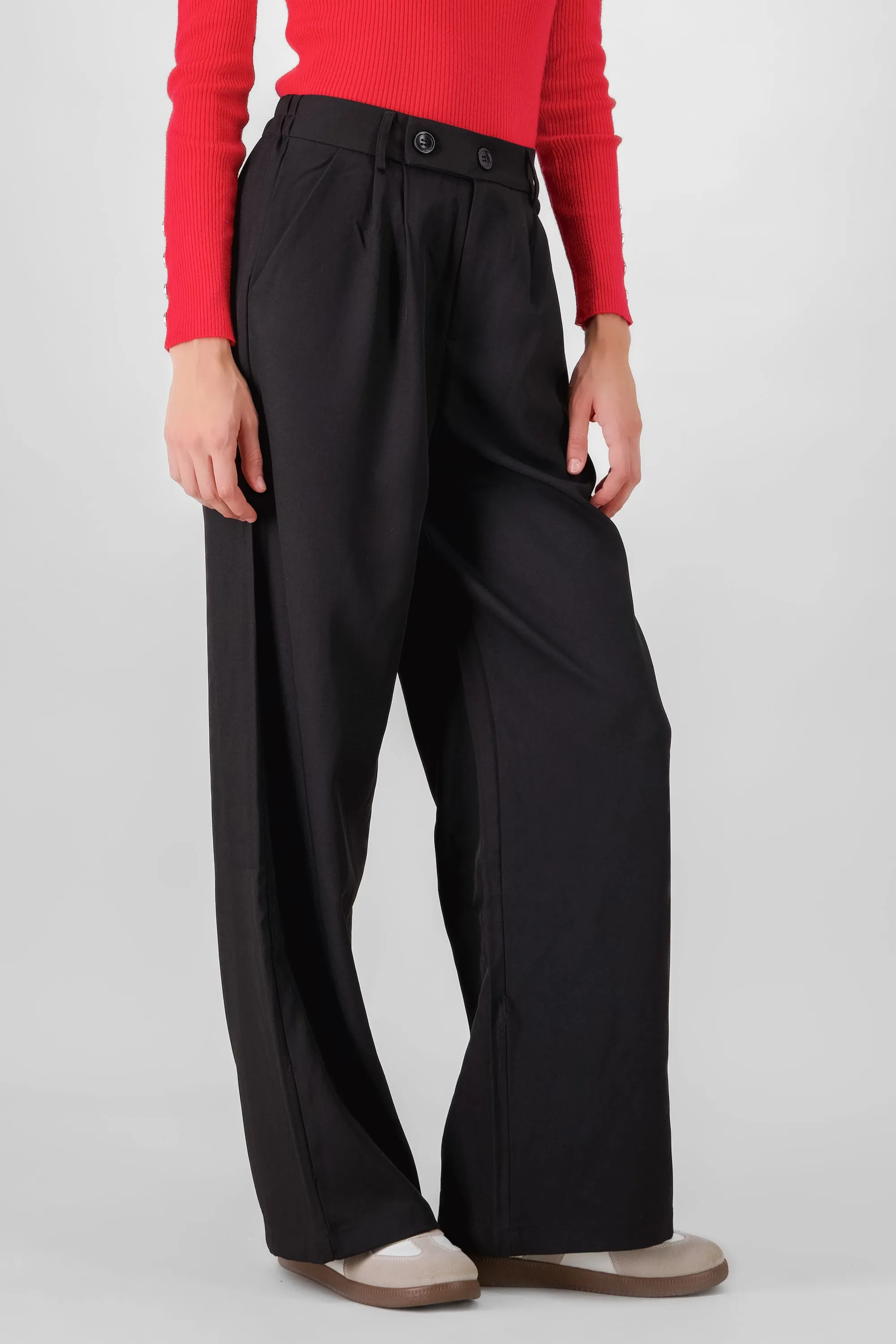 Pantalon amplio detalle doble boton