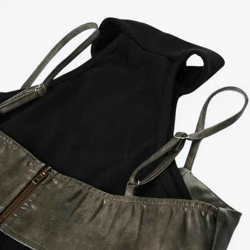 Urban Chic Y2K Crop Top with Avant-Garde Style