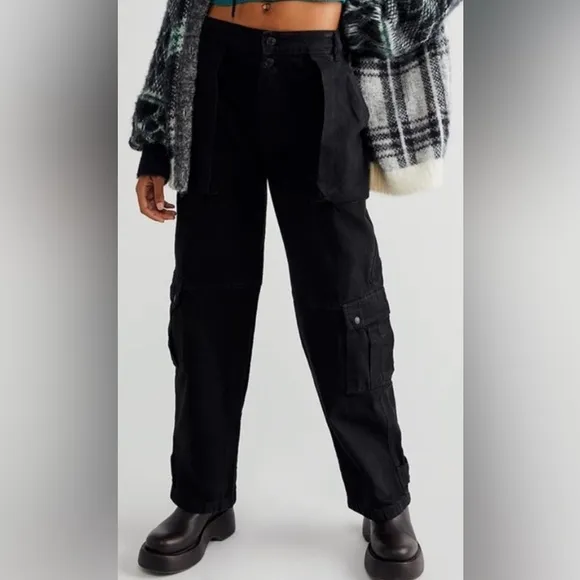 Women’s We the Free Marx Slouchy Cargo Jean in Black